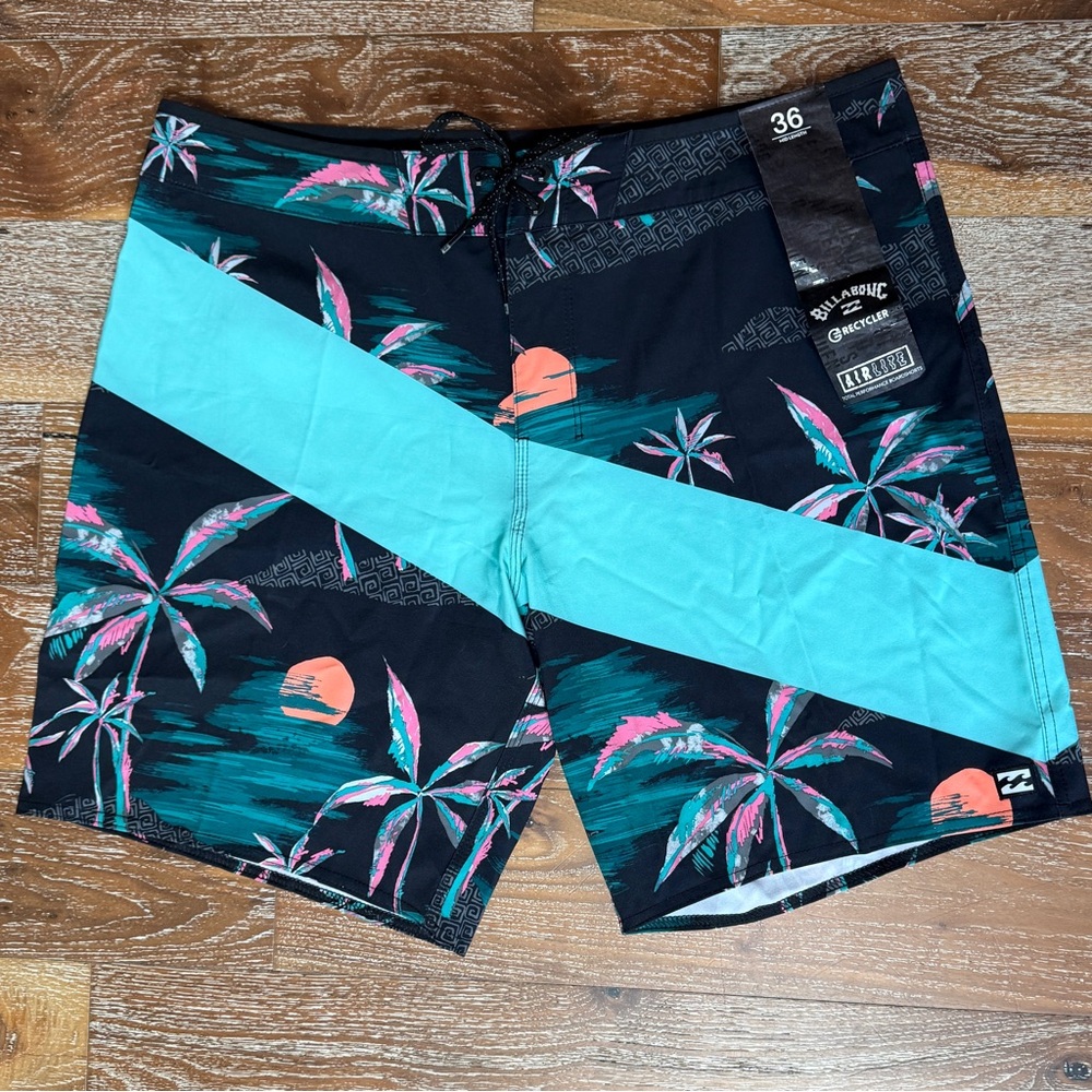 Billabong T-Street Airlite Recycler Men’s Board Shorts. New with Tags / Size 36